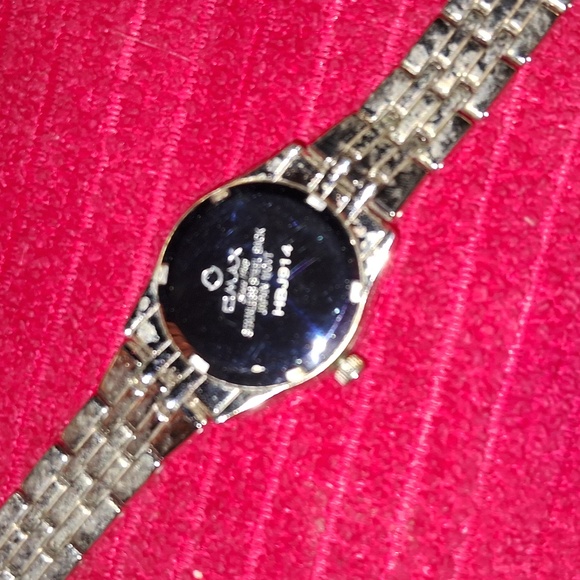 NWT,Lady's Gold,Sparkly,Bracelet,Watch with Second Hand,by OMAX⚘️🦋❤️ - Picture 6 of 9